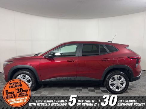 Certified 2025 Chevrolet Trax LS image 7