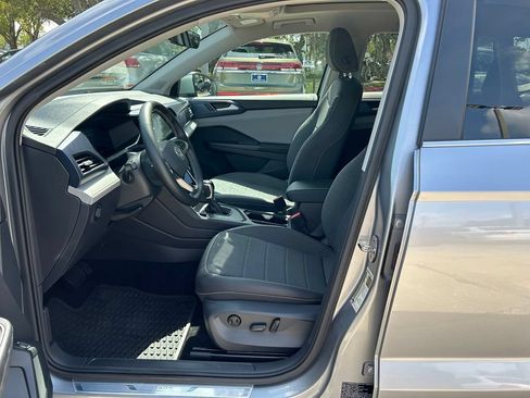 Certified 2024 Volkswagen Taos SE w/ Panoramic Sunroof Package FWD image 15