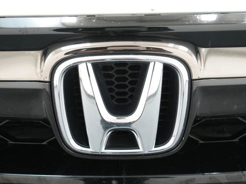 Used 2018 Honda Accord Touring image 10