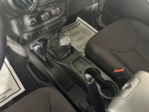 Used 2013 Jeep Wrangler Unlimited Sport AWD/4WD image 30