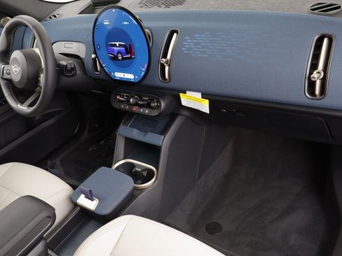 Certified 2025 MINI Cooper Countryman S w/ Comfort Package Max image 19