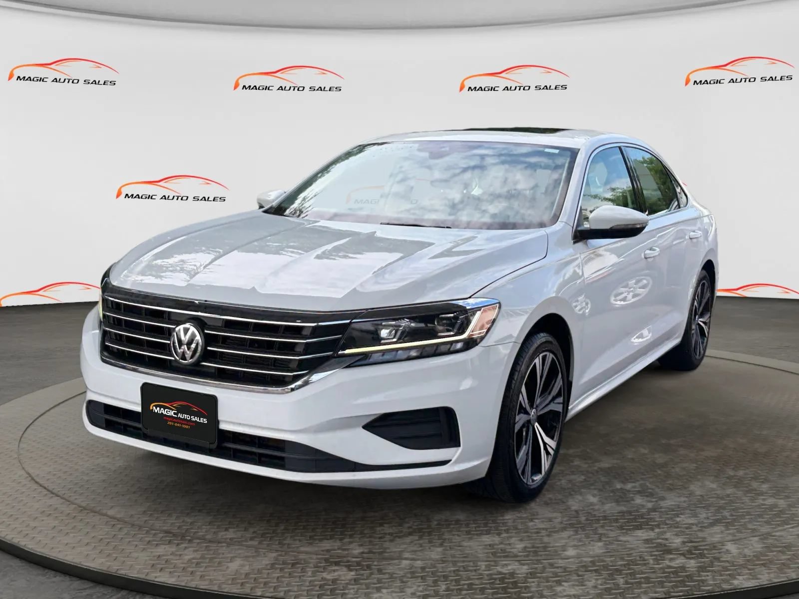 Used 2022 Volkswagen Passat 2.0T SE FWD image 1