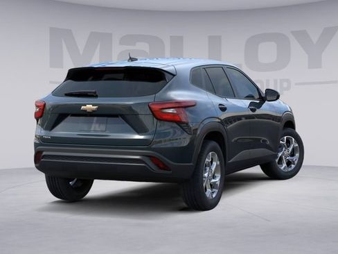 New 2026 Chevrolet Trax LS w/ LS Convenience Package FWD image 5