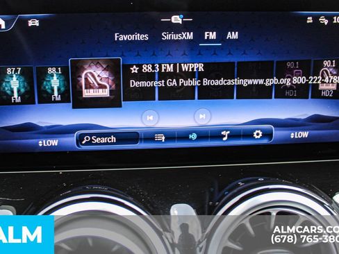 Used 2025 Mercedes-Benz GLB 250 image 34