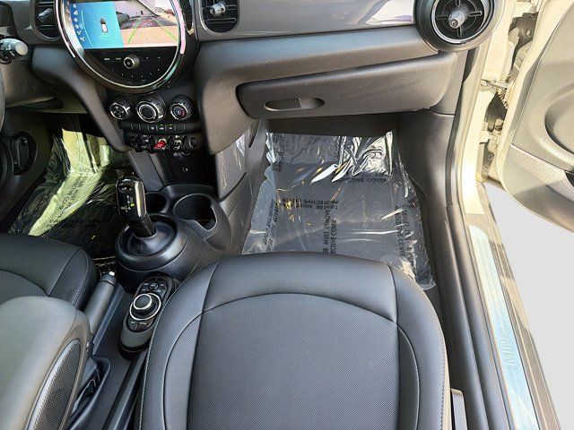 Used 2024 MINI Cooper 2-Door Hardtop w/ Storage Package FWD image 17