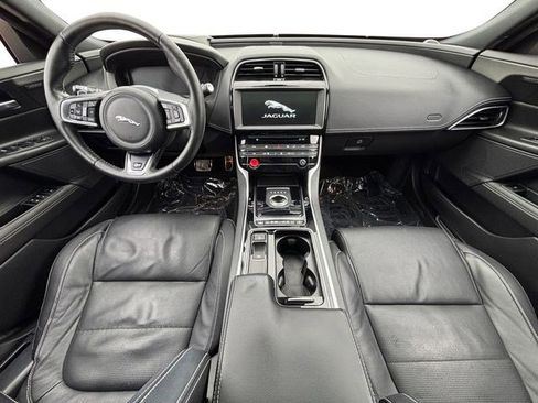 Used 2018 Jaguar XE S image 13