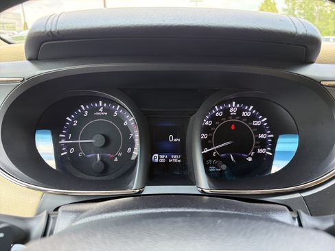 Used 2015 Toyota Avalon Limited FWD image 11