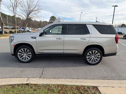 Used 2021 GMC Yukon Denali w/ Denali Premium Package image 4