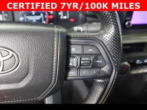 Used 2025 Toyota Tacoma SR5 AWD/4WD image 18