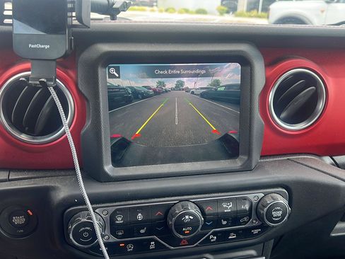 Used 2021 Jeep Gladiator Rubicon AWD/4WD image 25