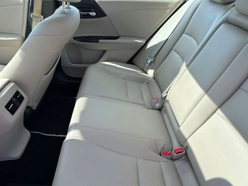 Used 2017 Honda Accord EX-L image 16