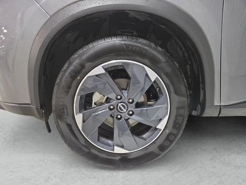 Used 2025 Nissan Rogue SV AWD/4WD image 23