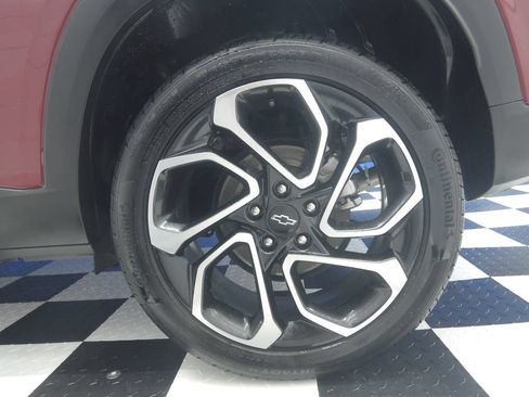 Used 2025 Chevrolet Trax RS FWD image 6
