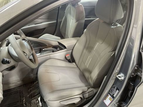 Used 2024 Hyundai Elantra SEL image 18