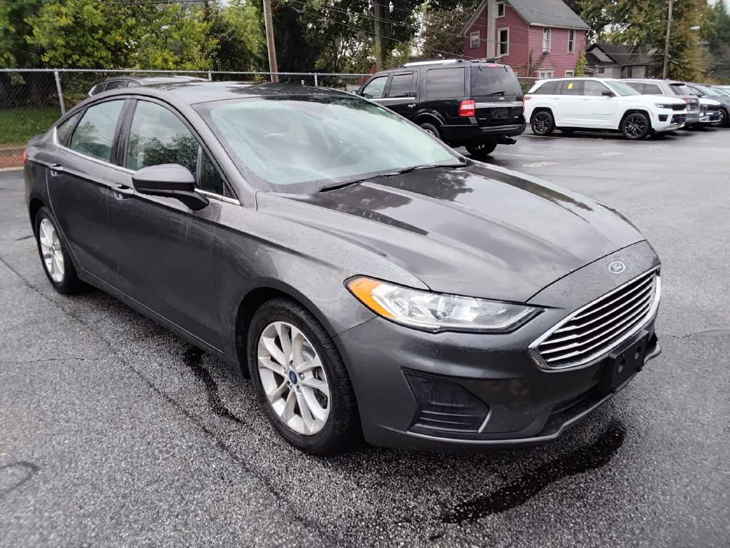 Used 2019 Ford Fusion SE FWD image 12