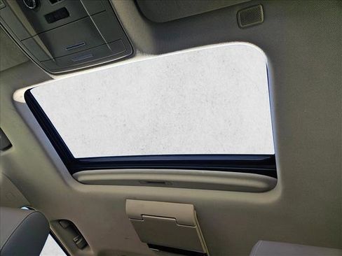 Used 2018 GMC Yukon SLT w/ Open Road Package image 17