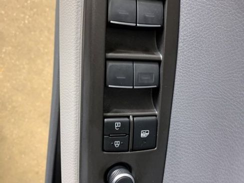 Used 2023 Toyota Camry XSE image 17