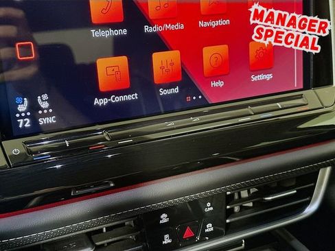 Used 2025 Volkswagen Atlas SEL Premium R-Line image 18