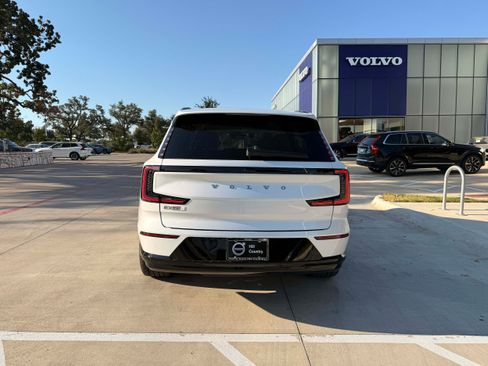 Used 2025 Volvo EX90 Ultra w/ Protection Package Premier AWD/4WD image 4