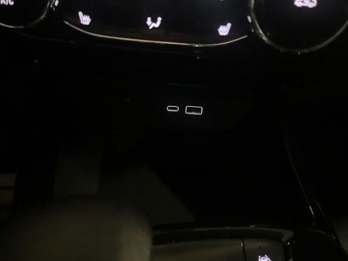 Used 2025 Chevrolet Trax ACTIV FWD image 23