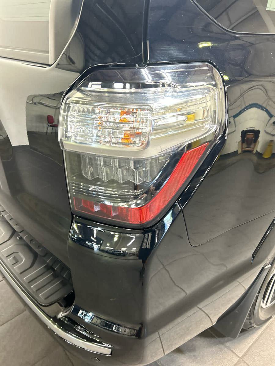 Used 2018 Toyota 4Runner Limited AWD/4WD image 6