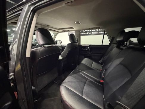 Used 2018 Toyota 4Runner TRD Off-Road Premium AWD/4WD image 29