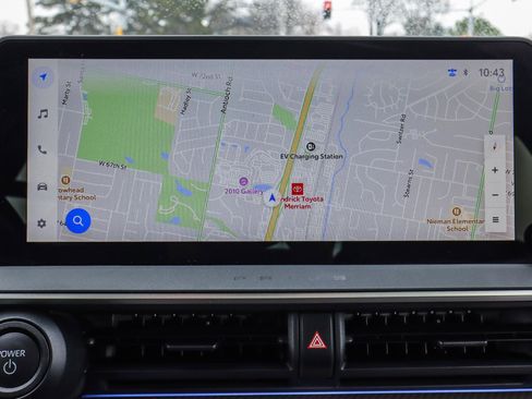 Used 2024 Toyota Prius Limited w/ Limited Premium Package image 8