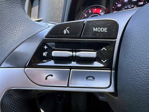 Used 2023 Hyundai Elantra SEL FWD image 15