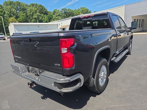 Used 2024 Chevrolet Silverado 2500 LTZ w/ LTZ Plus Package AWD/4WD image 3