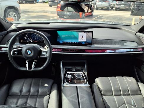 Used 2025 BMW 740i RWD image 3