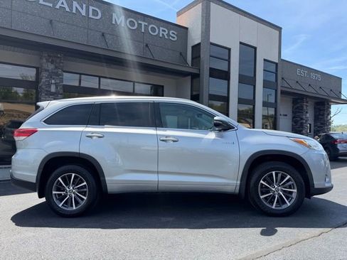 Used 2018 Toyota Highlander XLE image 11