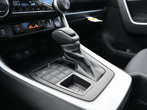 New 2025 Toyota RAV4 XLE image 27