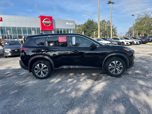 Certified 2022 Nissan Rogue SV image 4