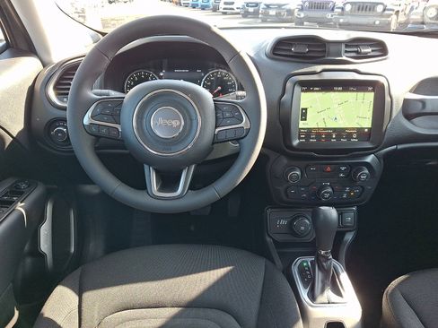 Used 2022 Jeep Renegade Latitude image 9