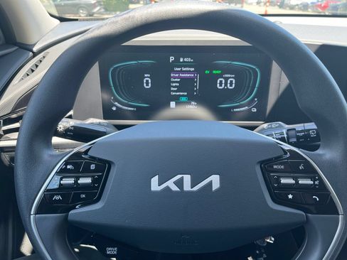 Used 2026 Kia Niro LX FWD image 25