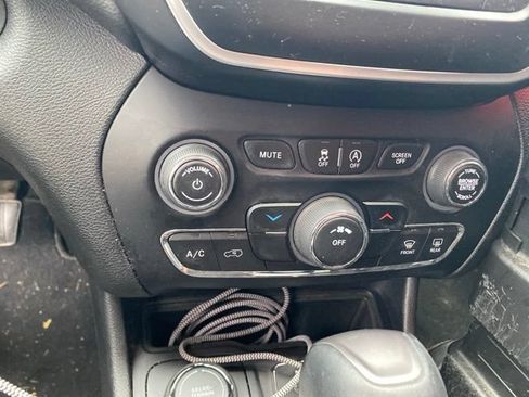 Used 2021 Jeep Cherokee Latitude Lux AWD/4WD image 33