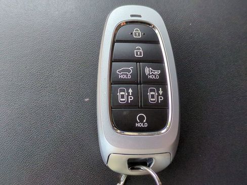 Certified 2021 Hyundai Santa Fe Limited image 31