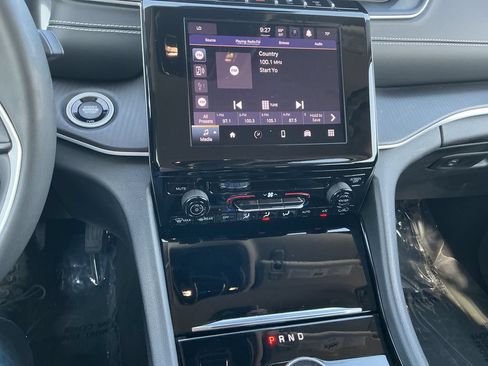 Certified 2023 Jeep Grand Cherokee Laredo AWD/4WD image 18
