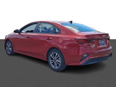 Used 2023 Kia Forte LXS image 5