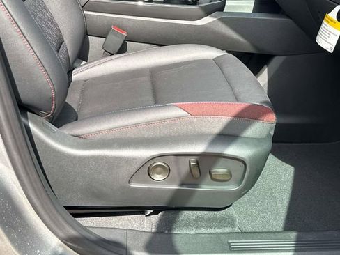 New 2026 Chevrolet Equinox RS w/ Convenience Package III AWD/4WD image 14