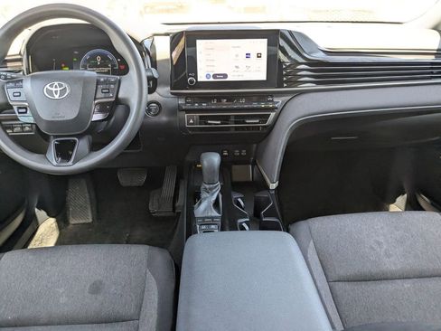 Used 2025 Toyota Camry LE image 25