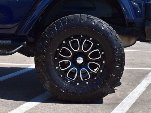 Used 2013 Jeep Wrangler Unlimited Rubicon w/ Connectivity Group AWD/4WD image 11