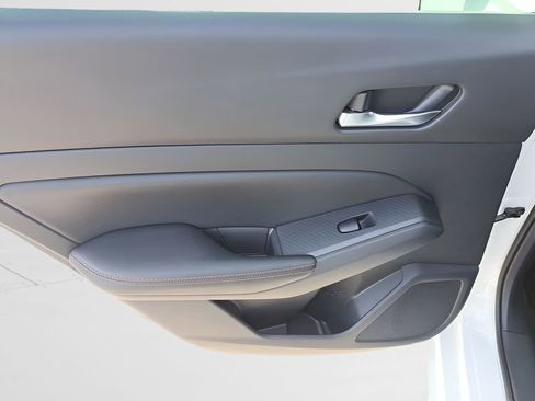Used 2020 Nissan Altima 2.5 SR FWD image 6