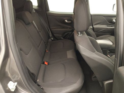 Used 2020 Jeep Renegade Altitude w/ UConnect 8.4 Nav Group FWD image 19