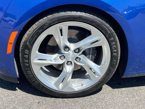 Used 2023 Chevrolet Camaro LT RWD image 11
