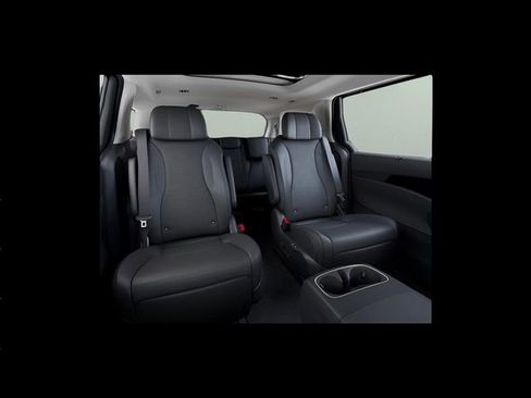 Used 2025 Kia Carnival SX Prestige image 14