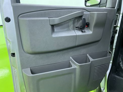 Used 2017 Chevrolet Express 2500 LS RWD image 15