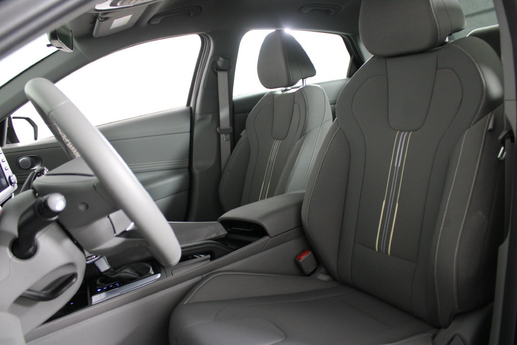 Certified 2026 Hyundai Elantra Sport FWD image 19