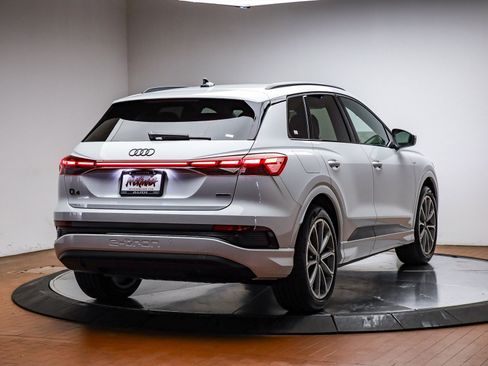 New 2026 Audi Q4 e-tron Premium image 8