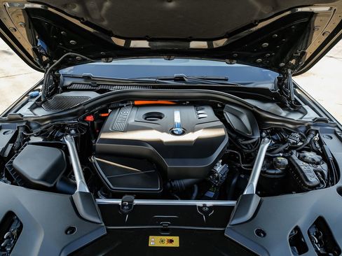 Used 2019 BMW 530e w/ Convenience Package image 49